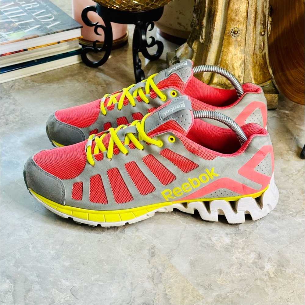 Reebok Zig Tech Womens Running Training Shoes Pink Yellow Size 10